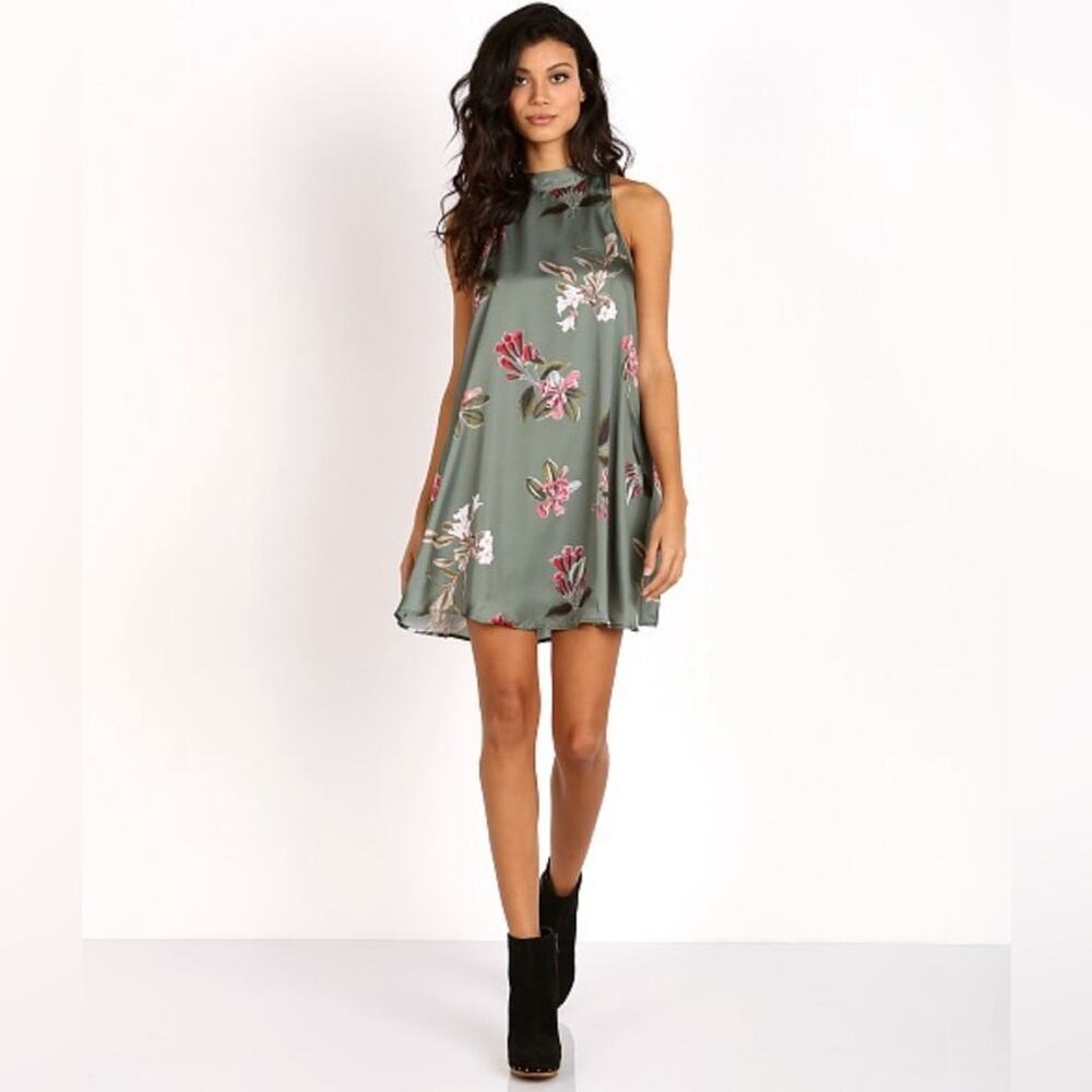 Show me your mumu Laura floral v right back mini dress size s